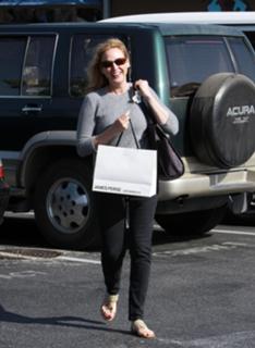 Virginia Madsen feet photo thumbnail