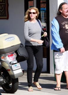 Virginia Madsen feet photo thumbnail