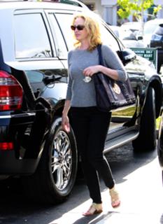 Virginia Madsen feet photo thumbnail