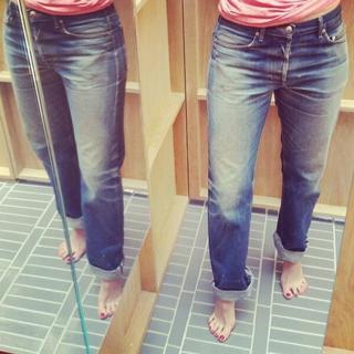 Emmy Rossum feet photo thumbnail