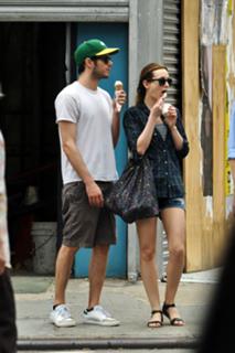 Leighton Meester feet photo thumbnail