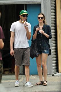 Leighton Meester feet photo thumbnail