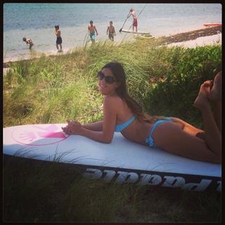 Claudia Romani feet photo thumbnail
