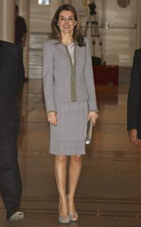 Queen Letizia of Spain feet photo thumbnail