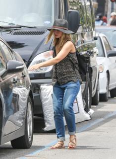 Kristen Bell feet photo thumbnail
