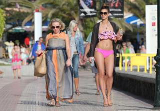 Ferne McCann feet photo thumbnail