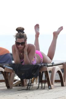 Ferne McCann feet photo thumbnail