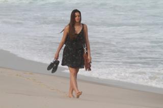 Bruna Marquezine feet photo thumbnail