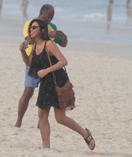 Bruna Marquezine feet photo thumbnail