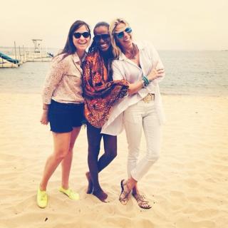 Adriane Galisteu feet photo thumbnail