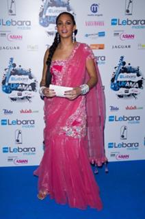 Alesha Dixon feet photo thumbnail