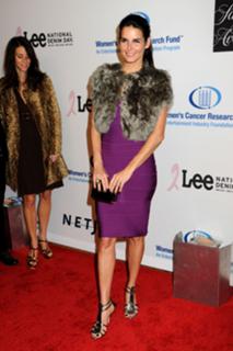 Angie Harmon feet photo thumbnail