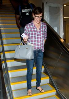 Jennifer Garner feet photo thumbnail