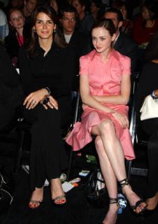 Angie Harmon feet photo thumbnail