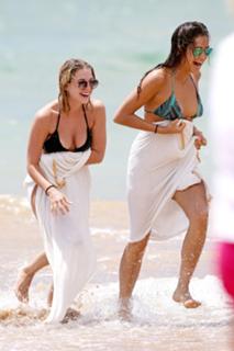 Shay Mitchell feet photo thumbnail