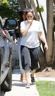 Selena Gomez feet photo thumbnail