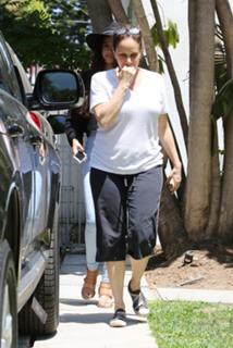 Selena Gomez feet photo thumbnail
