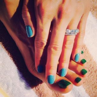 Brooke Burke feet photo thumbnail