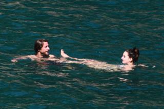 Lana Del Rey feet photo thumbnail