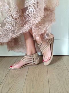 Alessia Marcuzzi feet photo thumbnail