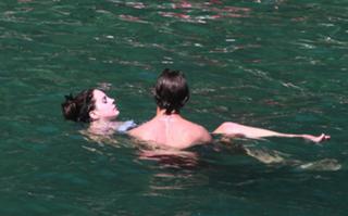 Lana Del Rey feet photo thumbnail