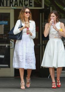 Jessica Alba feet photo thumbnail