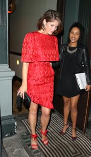 Gemma Arterton feet photo thumbnail