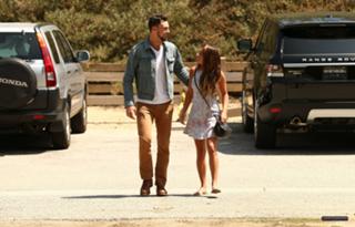 Lea Michele feet photo thumbnail