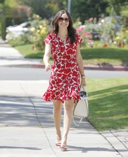 Emmy Rossum feet photo thumbnail
