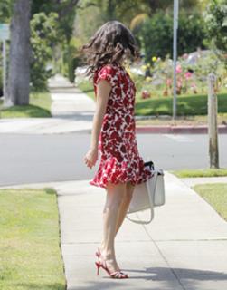 Emmy Rossum feet photo thumbnail