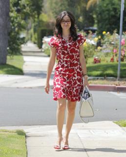 Emmy Rossum feet photo thumbnail