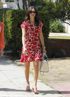 Emmy Rossum feet photo thumbnail