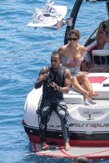 Nicole Scherzinger feet photo thumbnail