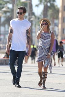 Ashley Tisdale feet photo thumbnail