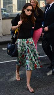 Keira Knightley feet photo thumbnail