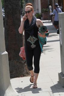 Amy Adams feet photo thumbnail