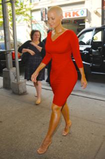 Amber Rose feet photo thumbnail
