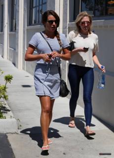 Lea Michele feet photo thumbnail
