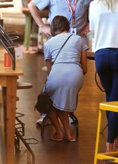 Lea Michele feet photo thumbnail