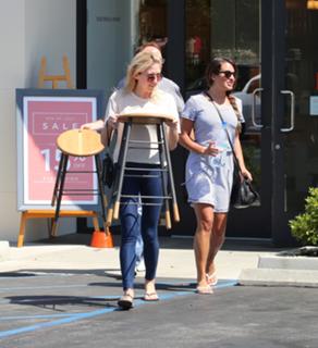 Lea Michele feet photo thumbnail