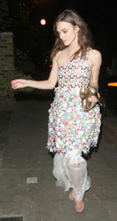 Keira Knightley feet photo thumbnail