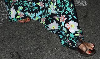 Vanessa Hudgens feet photo thumbnail