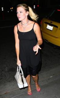 Melissa Joan Hart feet photo thumbnail