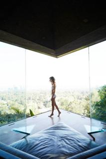Chiara Ferragni feet photo thumbnail