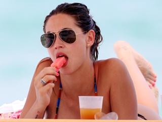 Melissa Satta feet photo thumbnail