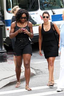 Serena Williams feet photo thumbnail