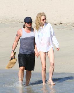 Nicole Kidman feet photo thumbnail
