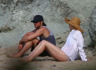 Nicole Kidman feet photo thumbnail