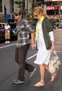 Nicole Kidman feet photo thumbnail