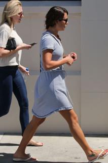 Lea Michele feet photo thumbnail